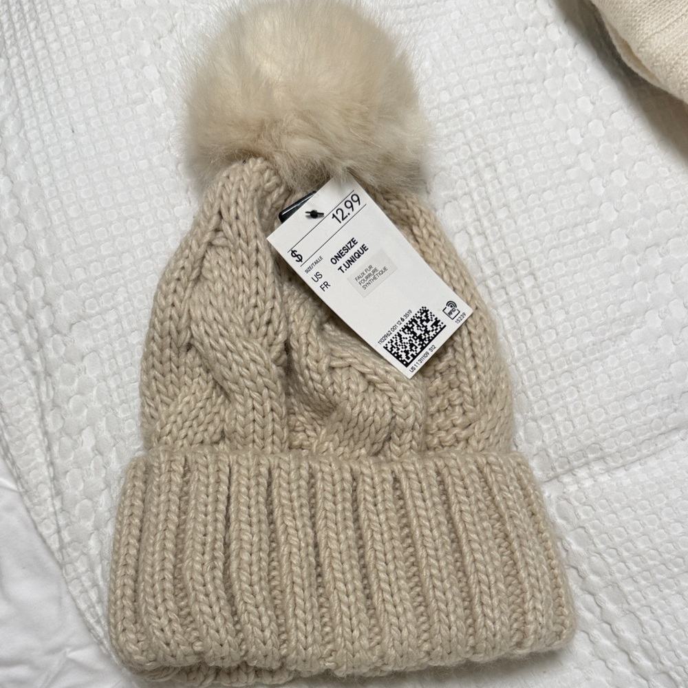 H&M Cozy Beige Cable Knit Pom Beanie